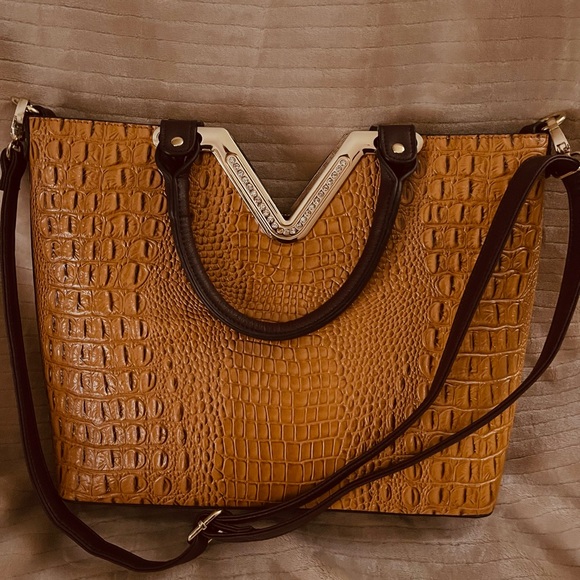 Handbags - Shoulder Bag with detachable shoulder straps, double handles.